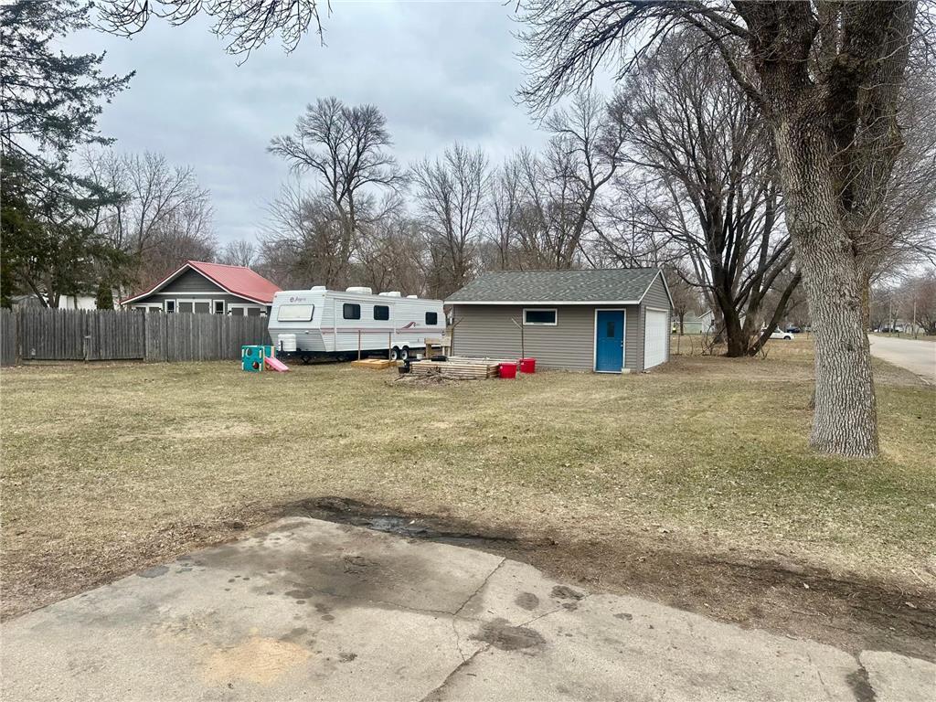 739 E 1st Street Litchfield MN 55355 7039106 image5