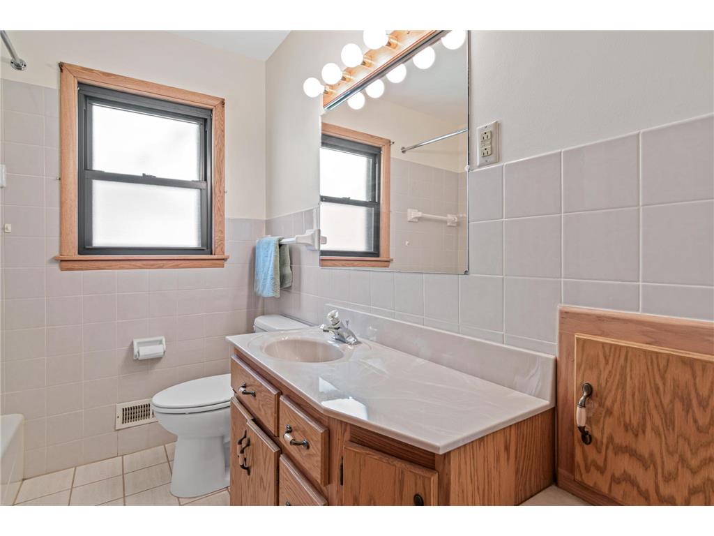 739 Madison Street Anoka MN 55303 7095548 image16