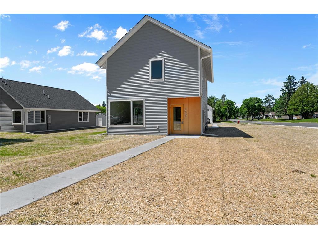 739 NW 7th Avenue Grand Rapids MN 55744 6566662 image1