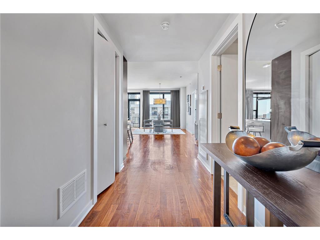 740 Portland Avenue #1614 Minneapolis MN 55415 7061385 image2