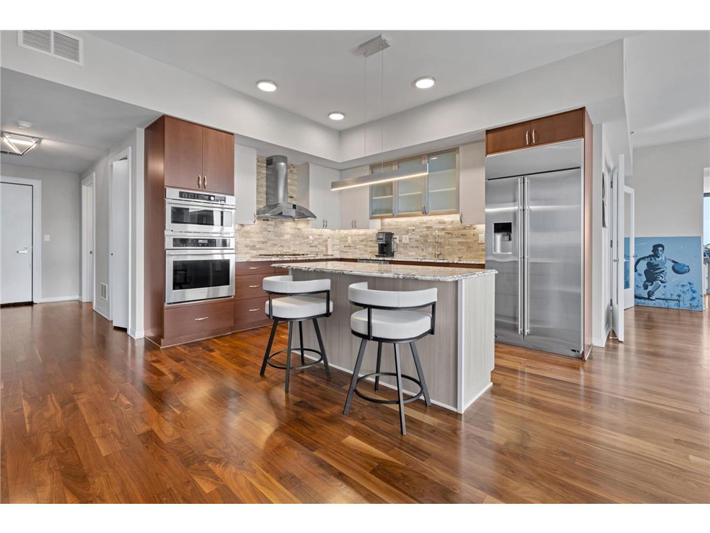 740 Portland Avenue #1614 Minneapolis MN 55415 7061385 image5