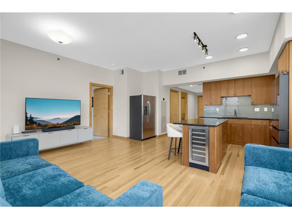 740 Portland Avenue #808 Minneapolis MN 55415 7085054 image17