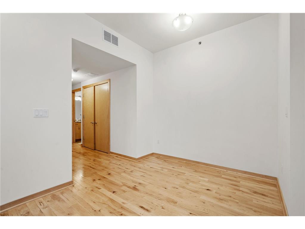 740 Portland Avenue #906 Minneapolis MN 55415 7024402 image33