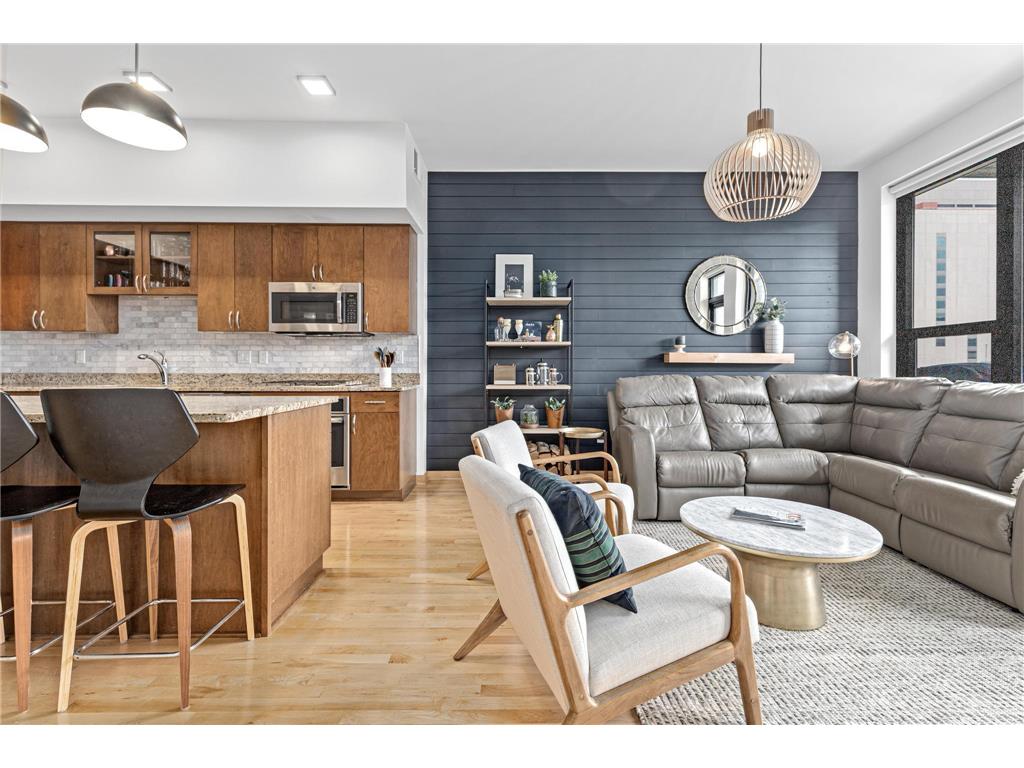 740 Portland Avenue #909 Minneapolis MN 55415 6757365 image1