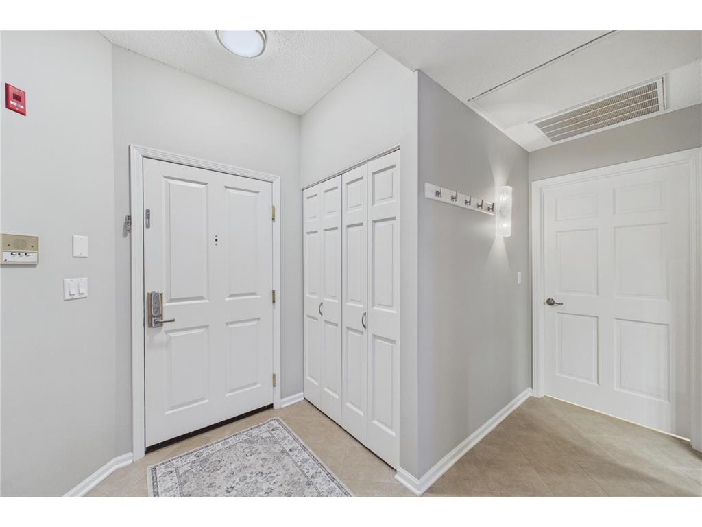 7400 Edinborough Way #5103 Edina MN 55435 - Centennial 7082813 image4