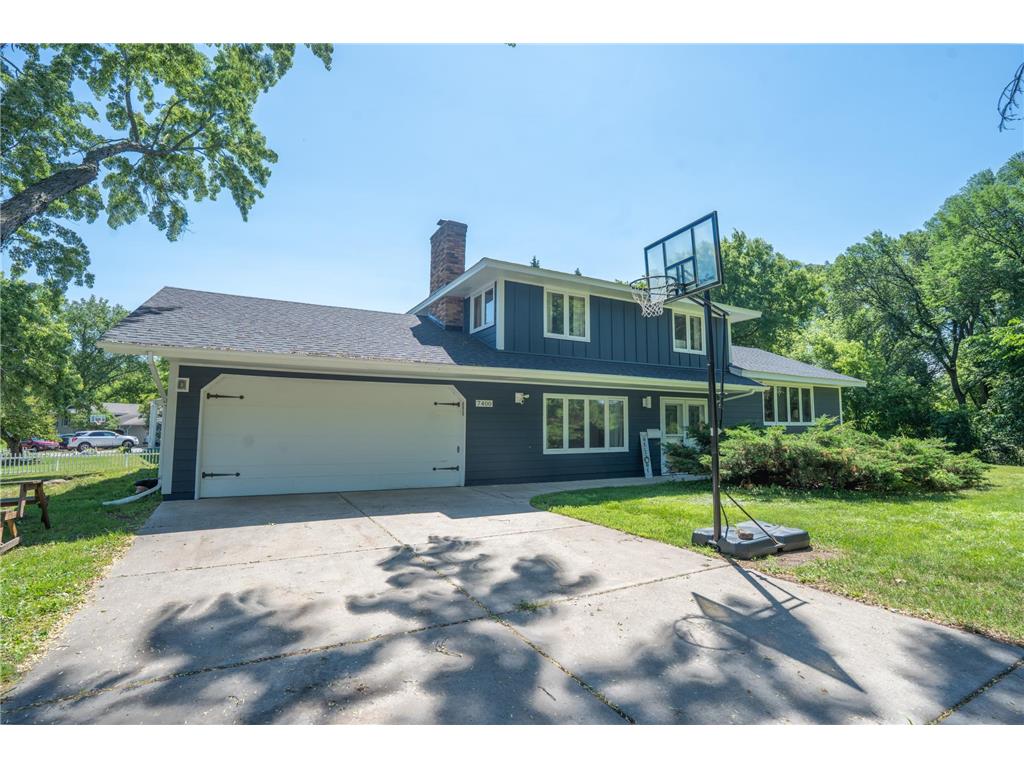 7400 Major Avenue N Brooklyn Park MN 55443 7069716 image1