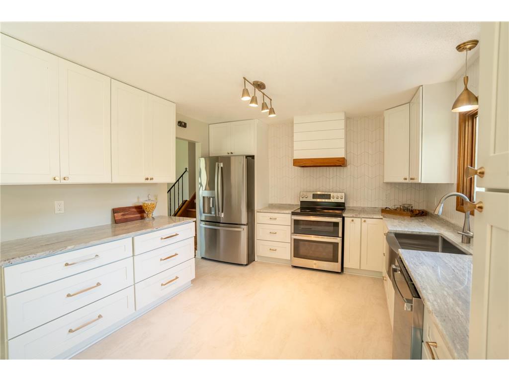 7400 Major Avenue N Brooklyn Park MN 55443 7069716 image5