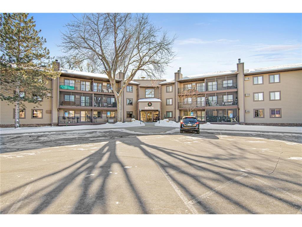 7401 W 101st Street 315, Bloomington, MN 55438 MLS 6327893 Edina