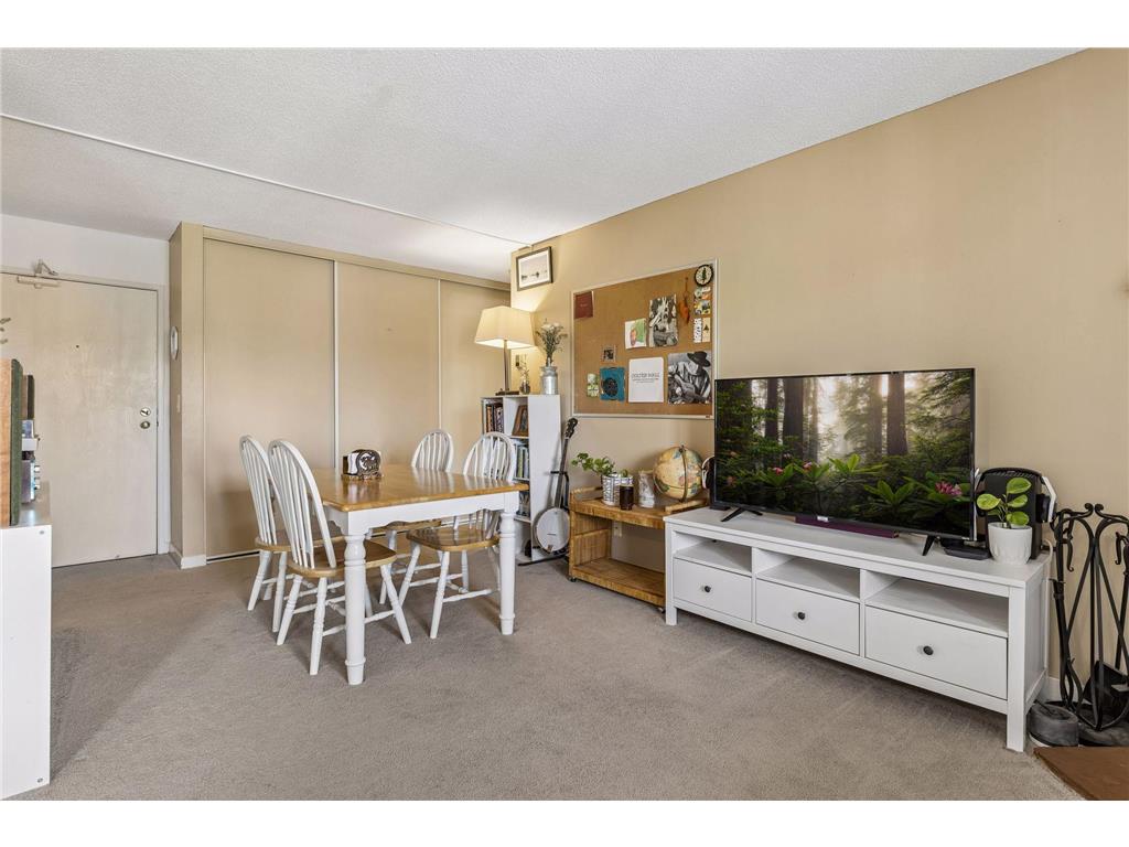 7401 W 101st Street #320 Bloomington MN 55438 7072404 image10