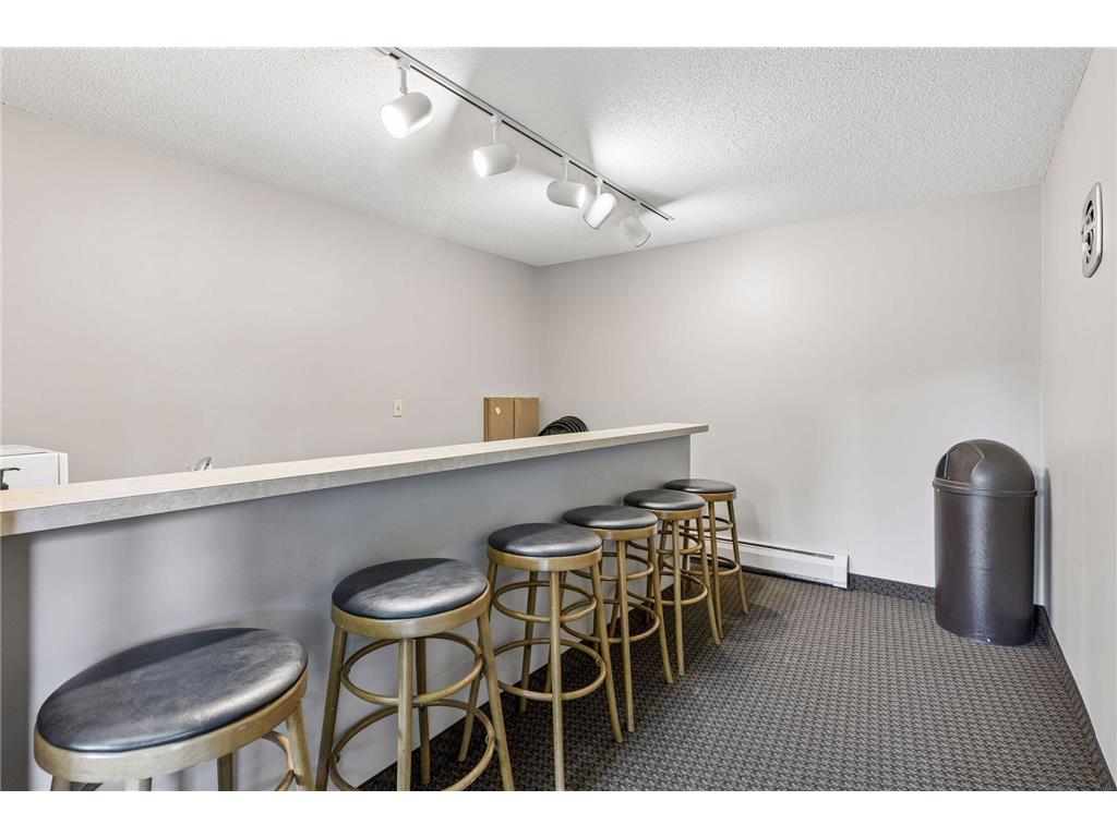 7401 W 101st Street #320 Bloomington MN 55438 7072404 image23