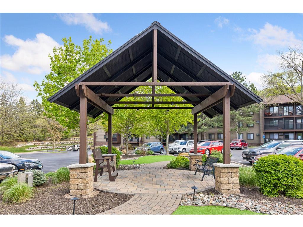 7401 W 101st Street #320 Bloomington MN 55438 7072404 image25