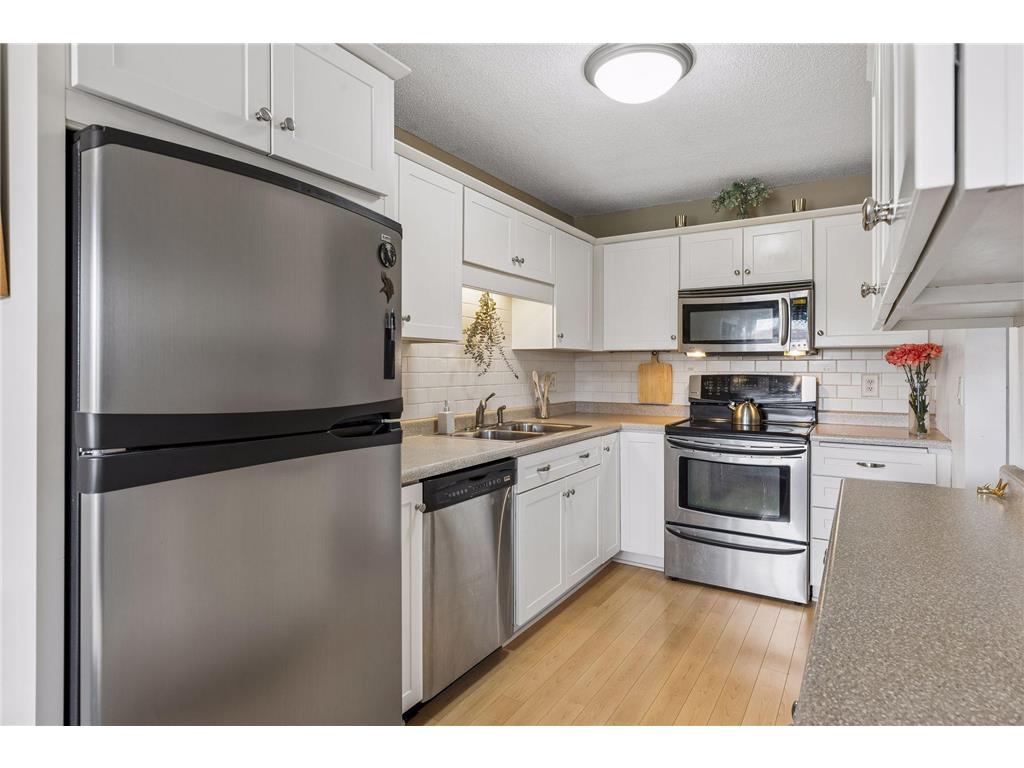 7401 W 101st Street #320 Bloomington MN 55438 7072404 image6