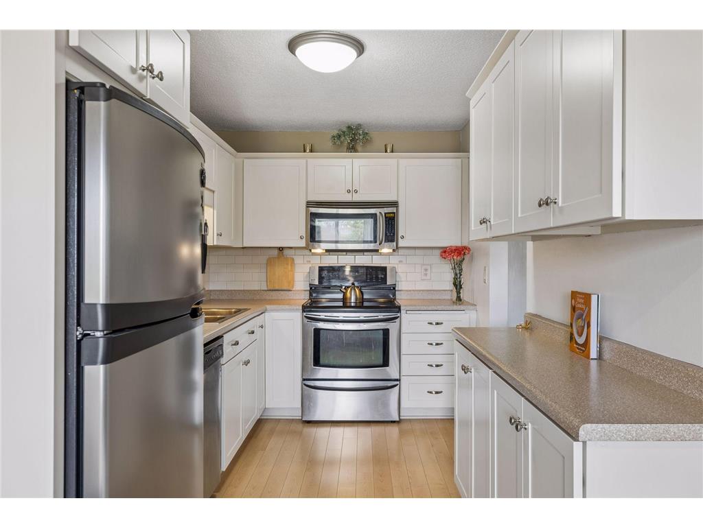 7401 W 101st Street #320 Bloomington MN 55438 7072404 image7