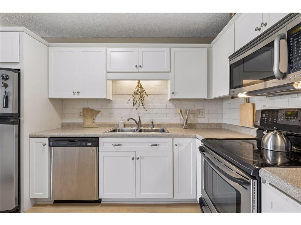 7401 W 101st Street #320 Bloomington MN 55438 7072404 image8