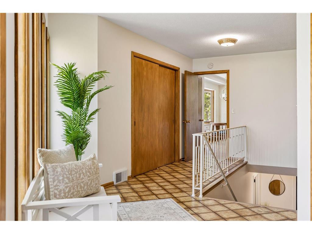 7401 W Shore Drive Edina MN 55435 7069415 image14