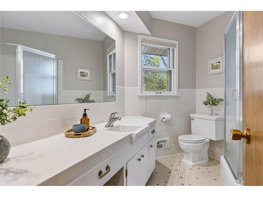 7401 W Shore Drive Edina MN 55435 7069415 image39