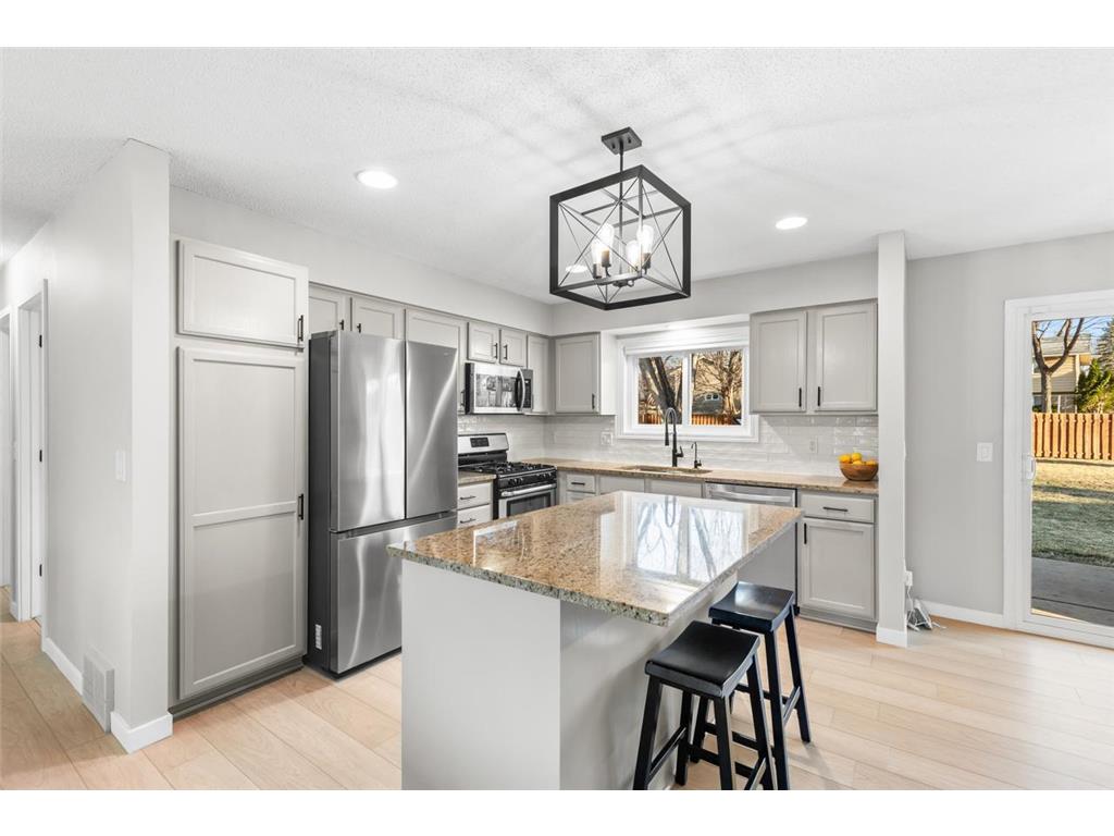 7404 Laredo Drive Chanhassen MN 55317 7042483 image1