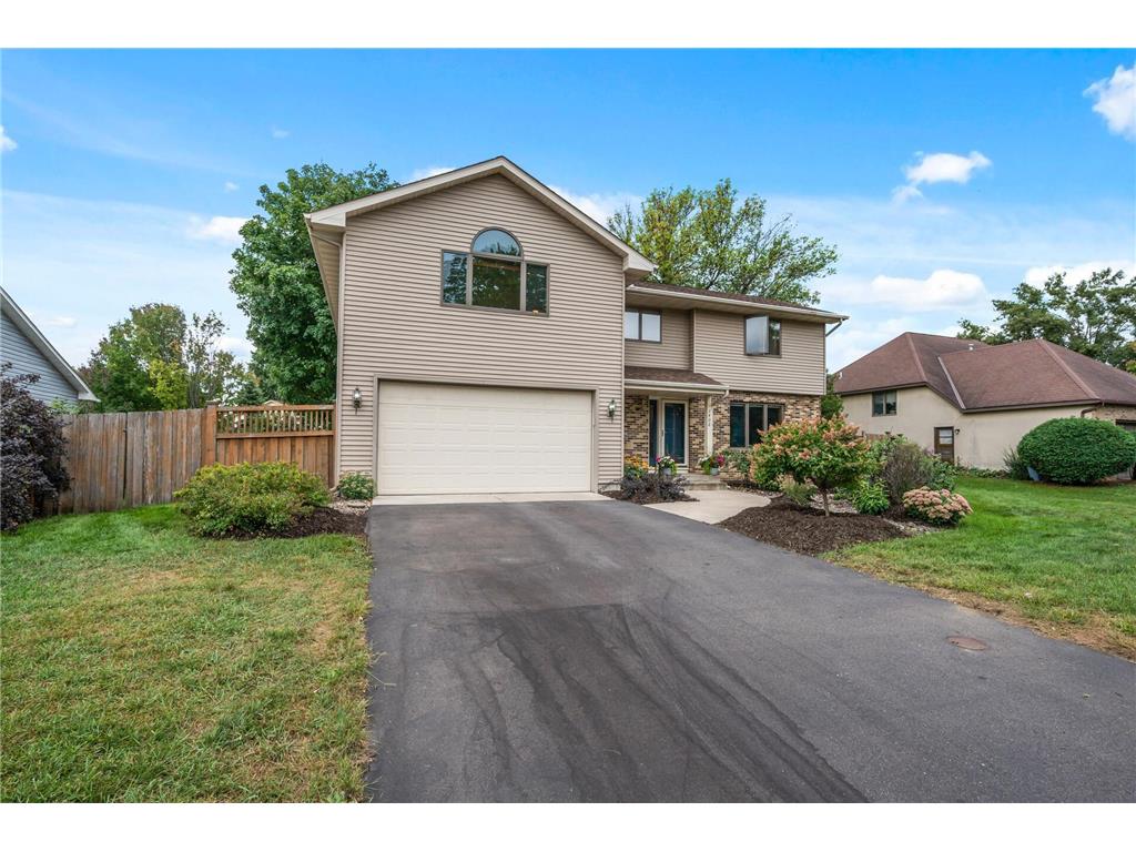 7408 Parkview Drive Mounds View MN 55112 6424432 image1