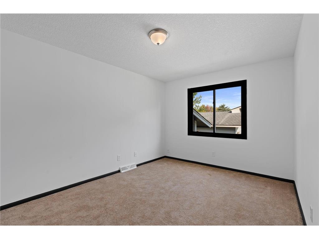 7409 74th Avenue N Brooklyn Park MN 55428 6786901 image14