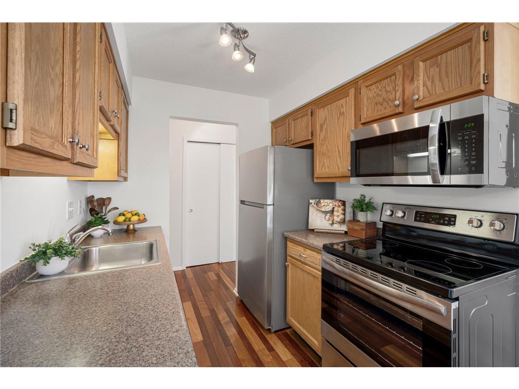 741 11th Avenue S #7 Hopkins MN 55343 6587622 image1