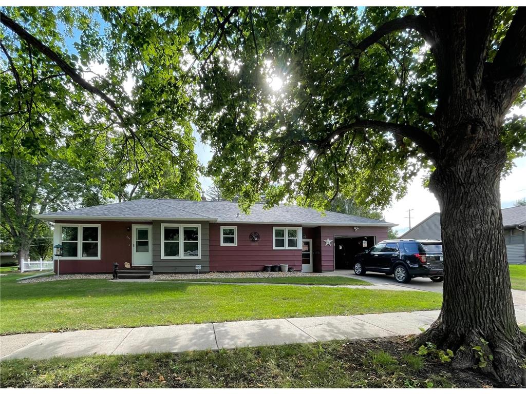 741 6th Avenue SW Pipestone MN 56164 6454950 image1