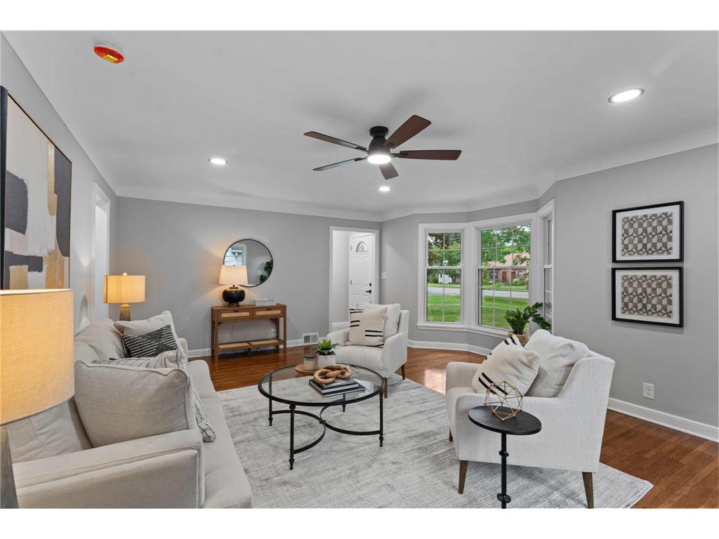 741 Roselawn Avenue E Maplewood MN 55117 7088253 image1