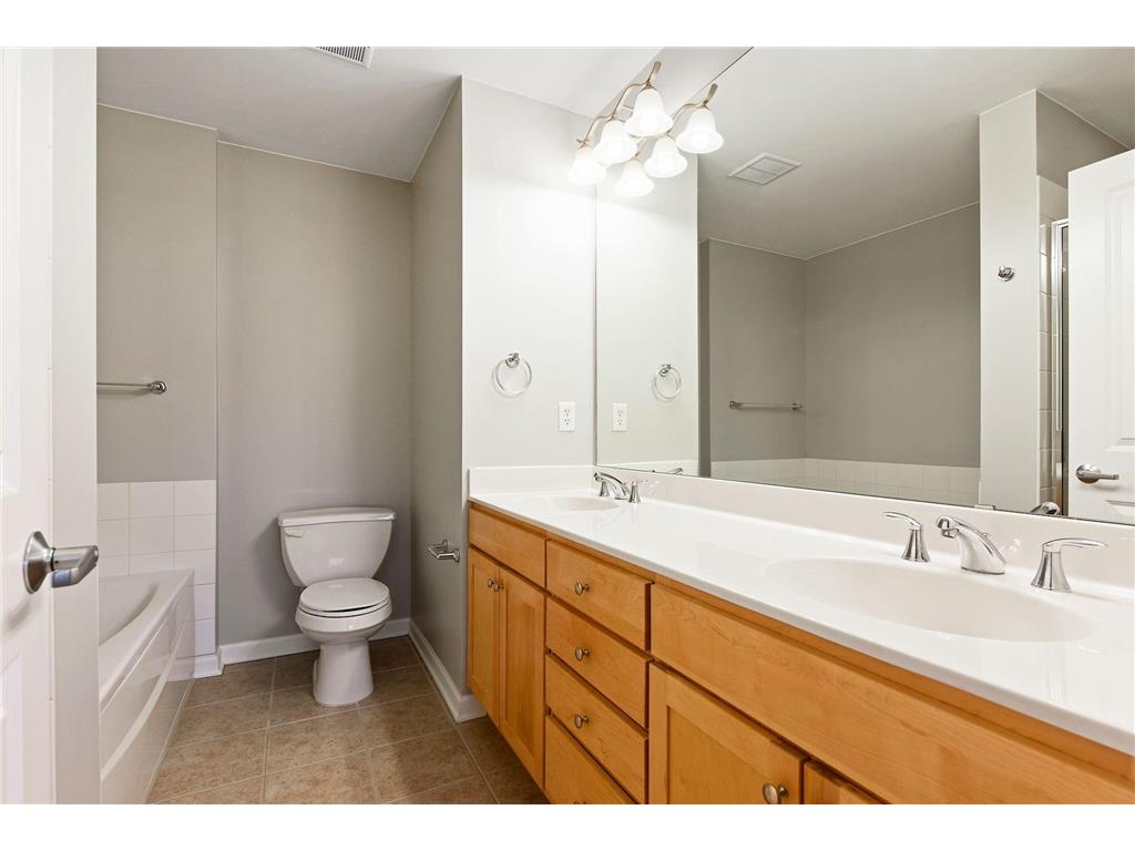 741 Victoria Street S Saint Paul MN 55102 7093924 image10