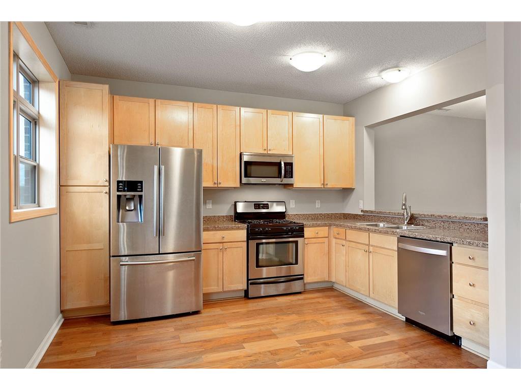741 Victoria Street S Saint Paul MN 55102 7093924 image5
