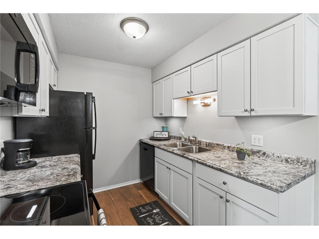 7412 W 22nd Street #104 Saint Louis Park MN 55426 7076933 image1