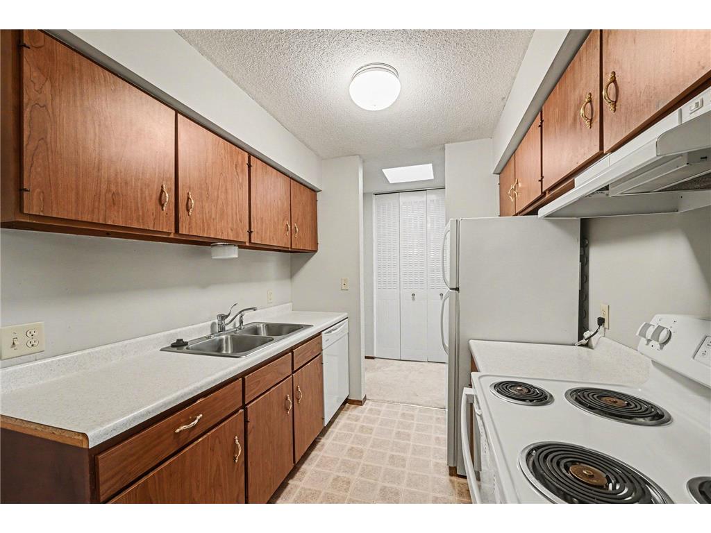 7414 W 22nd Street #312 Saint Louis Park MN 55426 7062897 image15