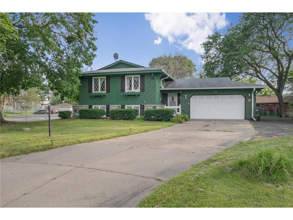 7417 Regent Avenue N Brooklyn Park MN 55443 6598388 image1