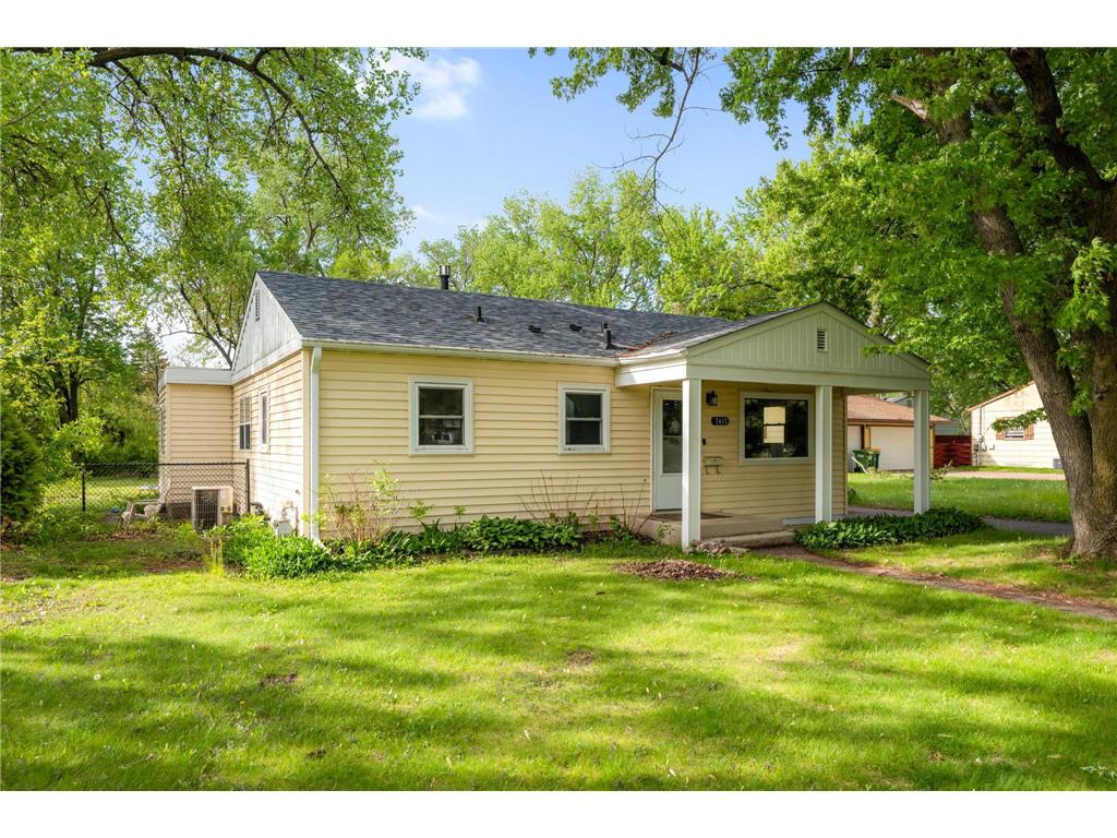 7417 Shirley Place Crystal MN 55428 7081119 image1
