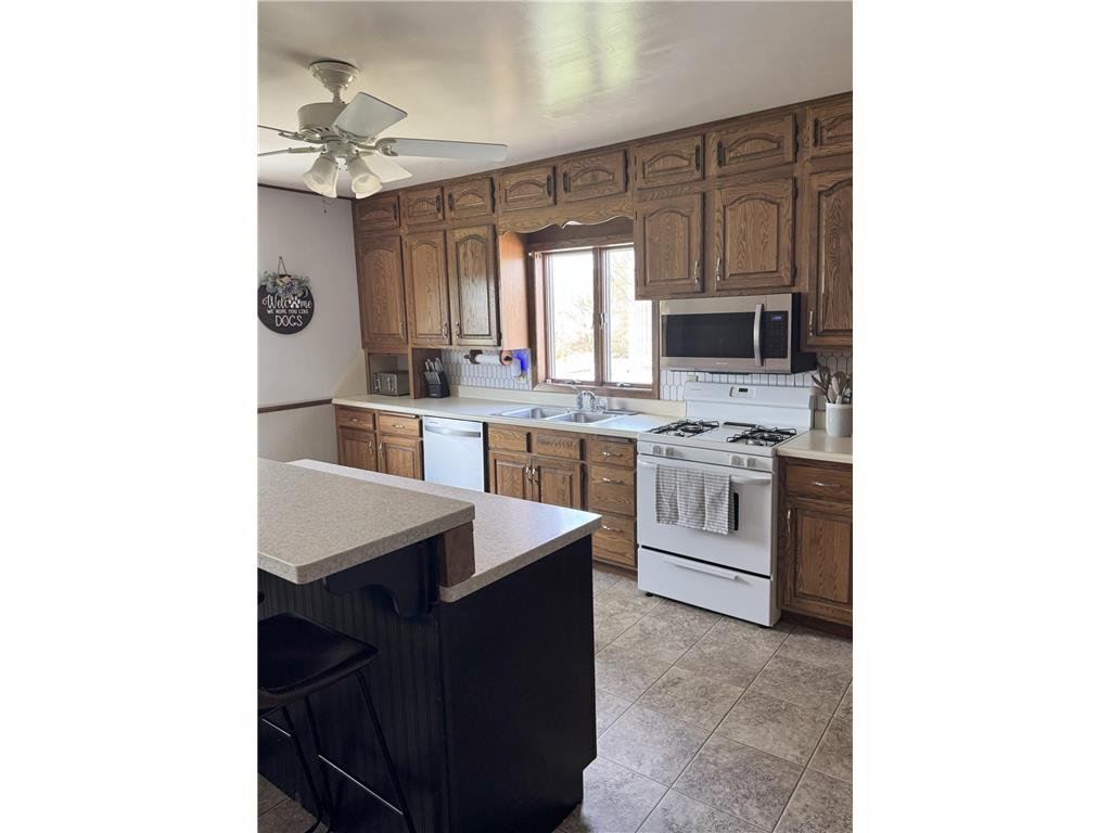 74194 415th Street Saint James MN 56081 6747019 image10