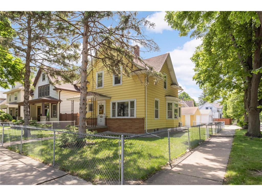 742 Hawthorne Avenue E Saint Paul MN 55106 6695999 image1