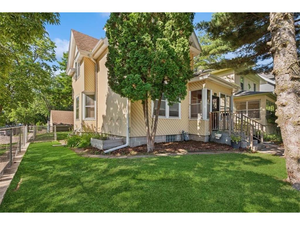 742 Laurel Avenue Saint Paul MN 55104 6705199 image1