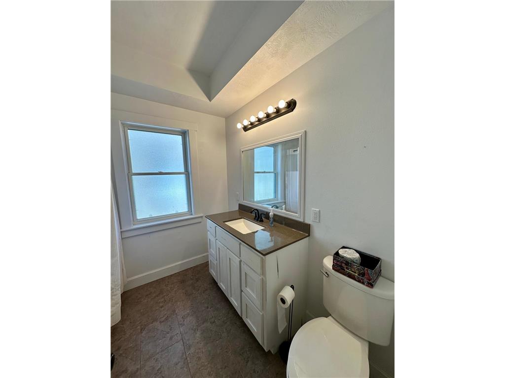 742 N Freeman Avenue Luverne MN 56156 6804686 image11