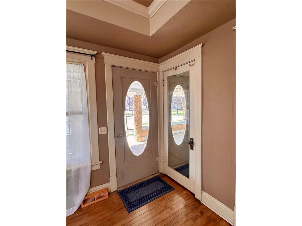 742 N Freeman Avenue Luverne MN 56156 6804686 image4