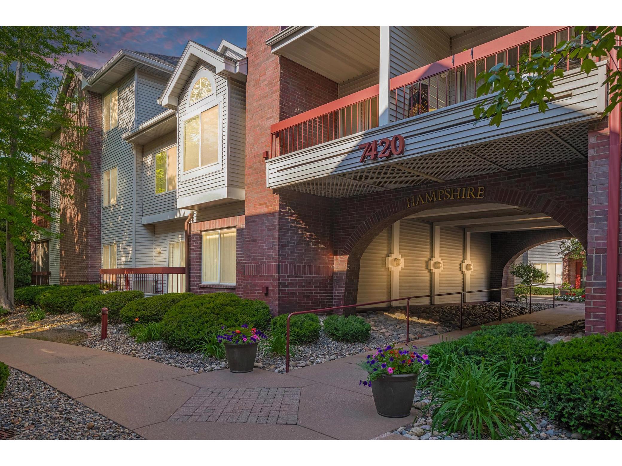 7420 Edinborough Way 6203 Edina MN 55435 MLS 6016228 Edina Realty 7420-edinborough-way-6203-edina-mn-55435-mls-6016228-edina-realty