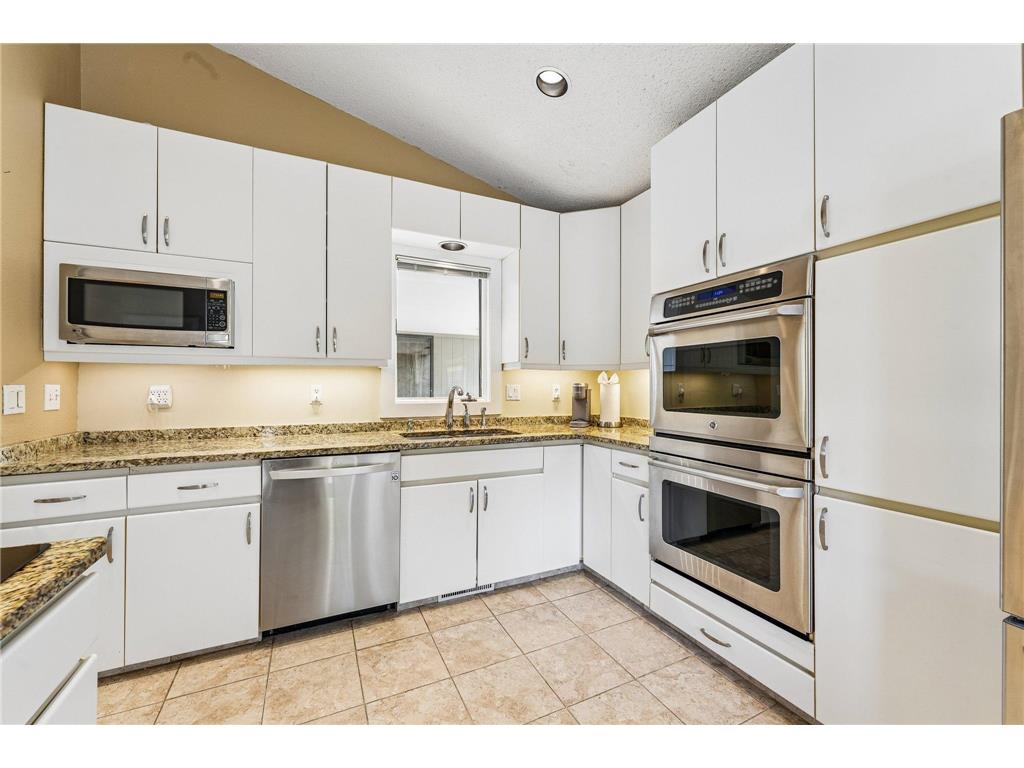7423 Hyde Park Lane Edina MN 55439 7067402 image20