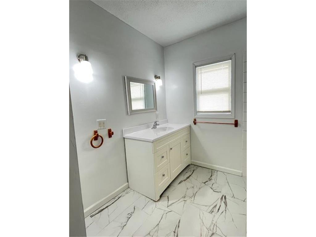 743 Charles Avenue Saint Paul MN 55104 7085312 image11