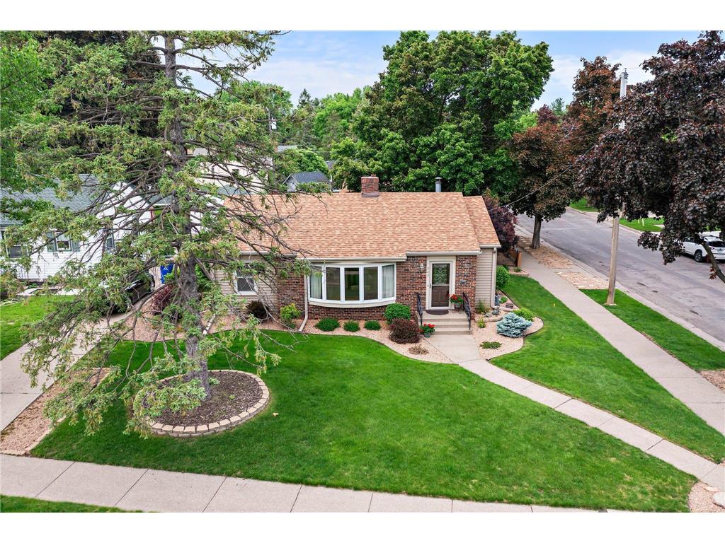 743 Cottage Avenue W Saint Paul MN 55117 6728053 image1