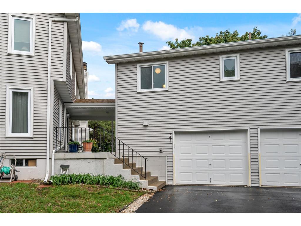 7431 Landau Curve Bloomington MN 55438 6441590 image1