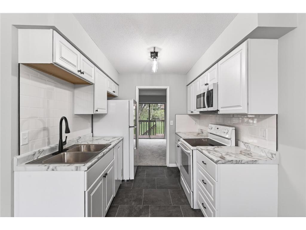 7433 142nd Street Court Apple Valley MN 55124 7060718 image1