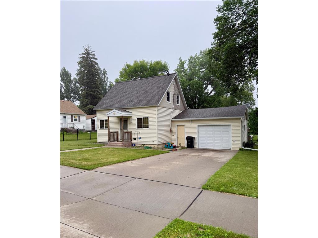 744 5th Avenue NW Valley City ND 58072 7100961 image1