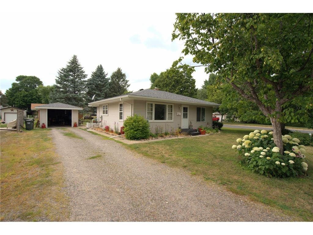 744 Elm Street NE Hutchinson MN 55350 6403399 image1