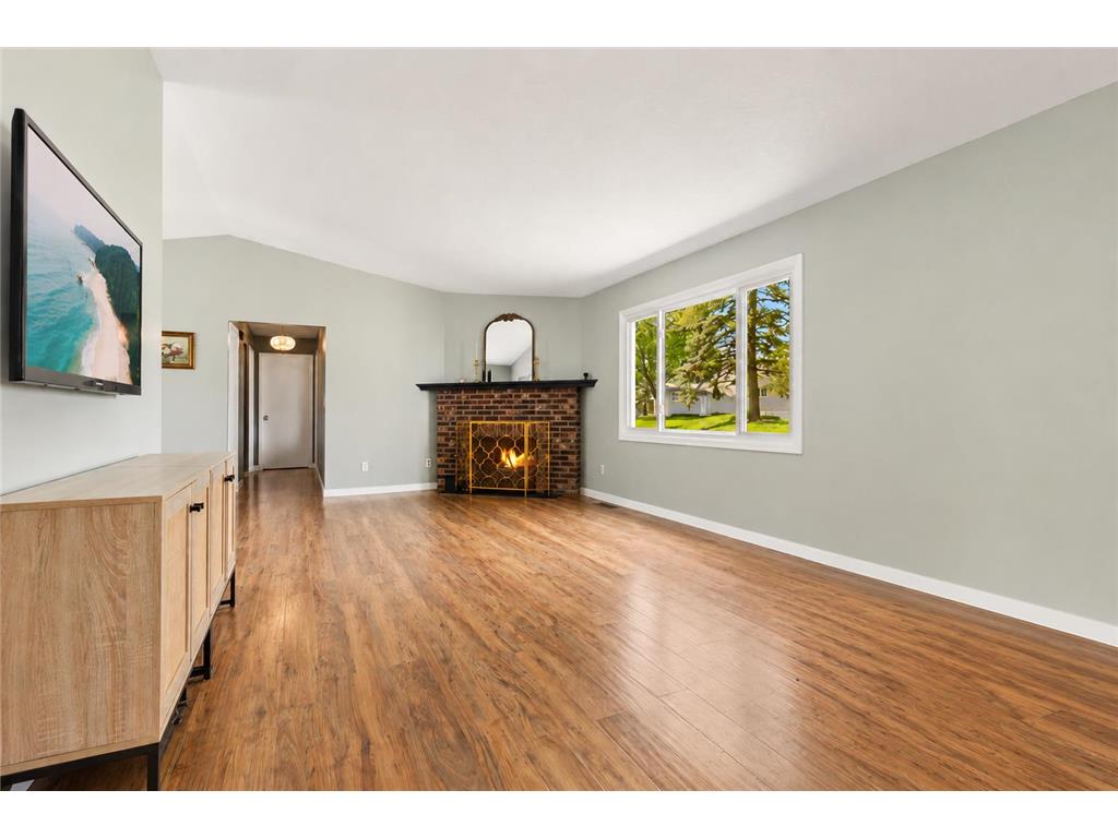 7440 Landau Curve Bloomington MN 55438 7074375 image1