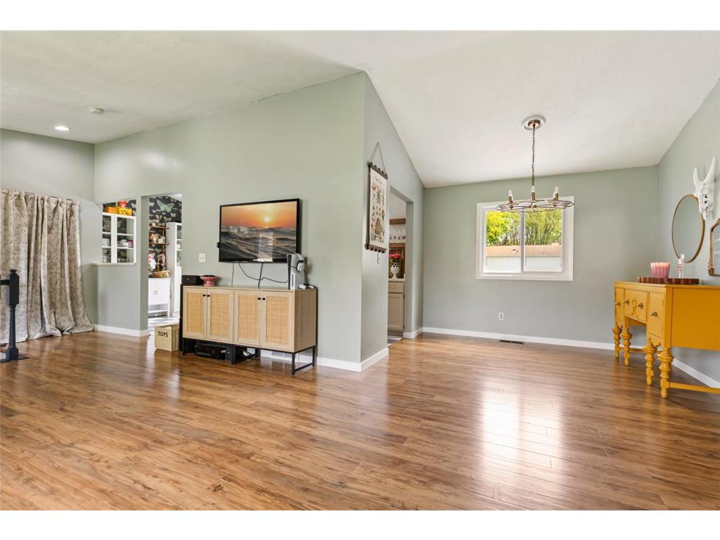 7440 Landau Curve Bloomington MN 55438 7074375 image10
