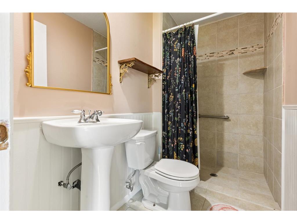 7440 Landau Curve Bloomington MN 55438 7074375 image16