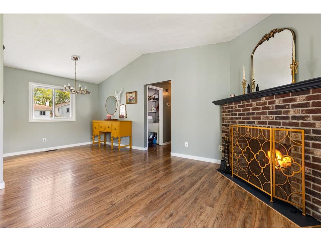 7440 Landau Curve Bloomington MN 55438 7074375 image2