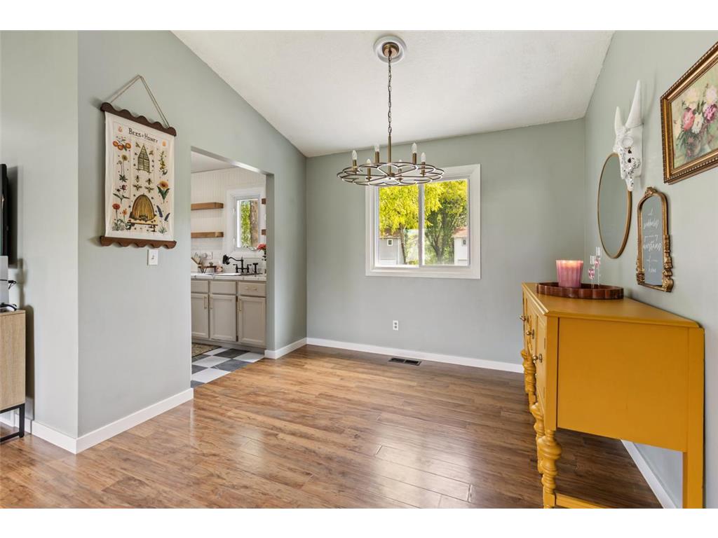 7440 Landau Curve Bloomington MN 55438 7074375 image9